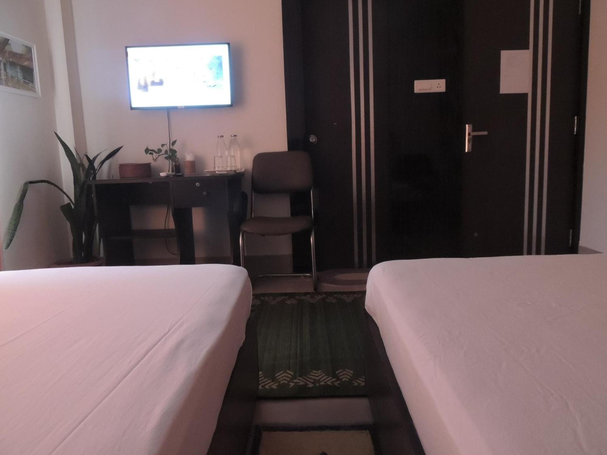 Sublime Homestay ブバネーシュワル エクステリア 写真